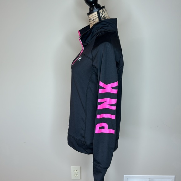 PINK Victorias Secret zip up with dog on the front - Picture 4 of 12